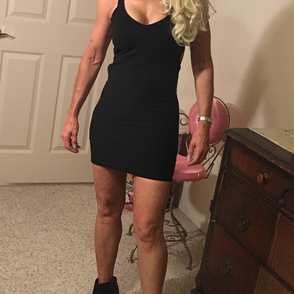 Sexy Black bodycon strappy cage back party dress - Picture 4 of 4